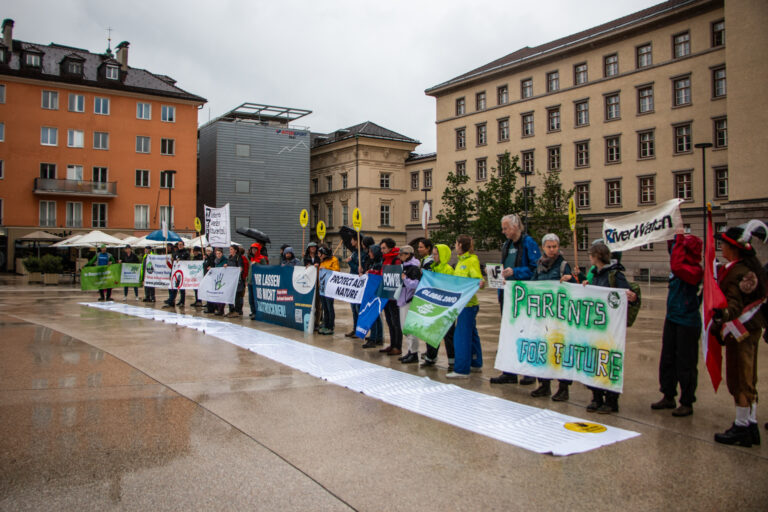 Parents for Future Tirol beteiligt sich an Protestaktion gegen den Ausbau des Kraftwerks Kaunertal