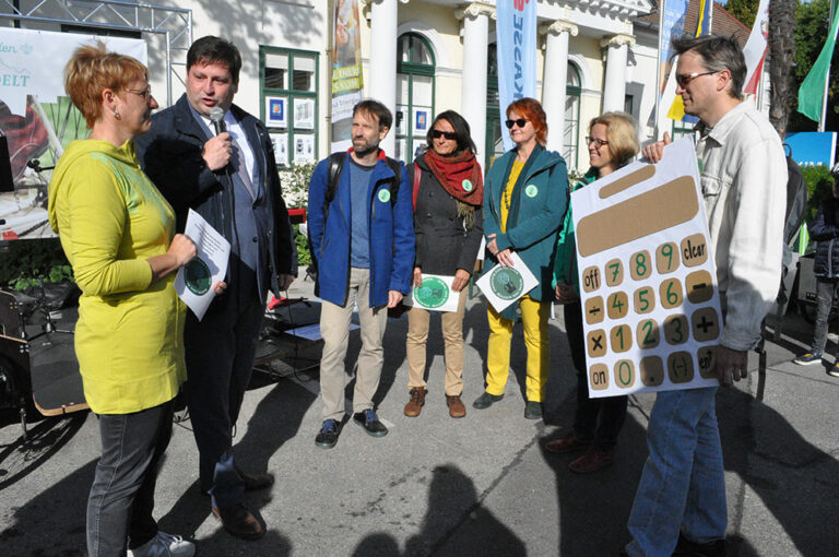 ParentsForFuture übergeben Forderungen der FridaysForFuture