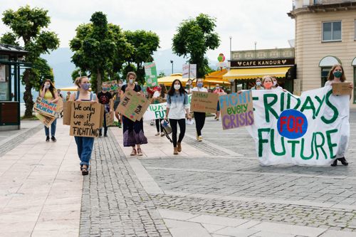 Read more about the article Bericht in Tips: Klimaaktivisten sind zurück auf der Straße
