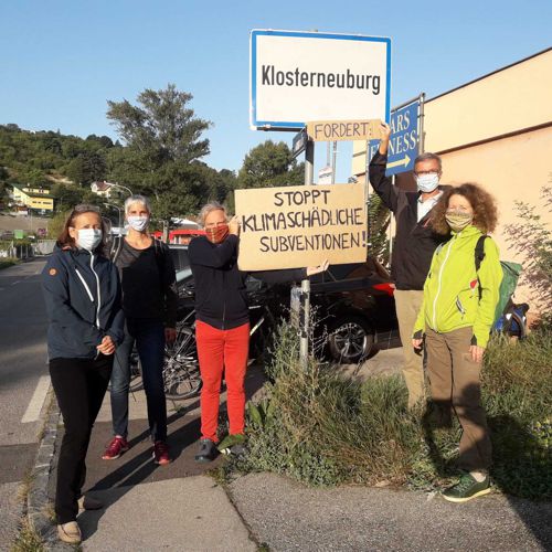 Read more about the article Ortstafelaktion von Fridays For Future auch in Klosterneuburg