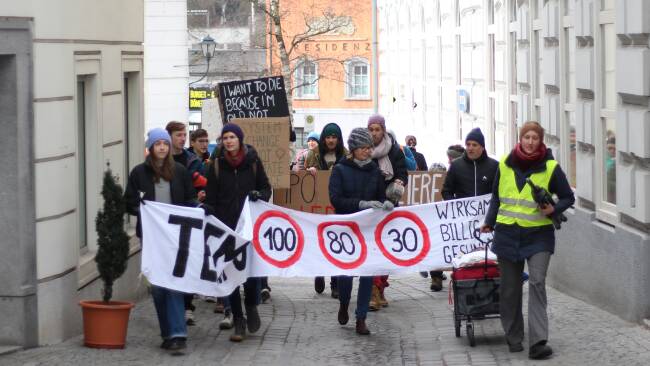 Read more about the article Erster Waidhofner Klimaschutzstammtisch vernetzte Engagierte für den Klimaschutz in der Region.